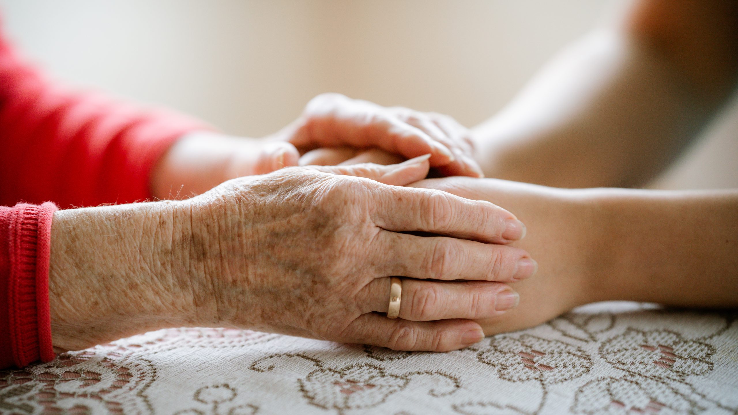 Haushaltshilfe und Betreuung in Düsseldorf Persönliche Betreuung und haushaltsnahe Dienstleistungen in Düsseldorf für Seniorinnen und Senioren